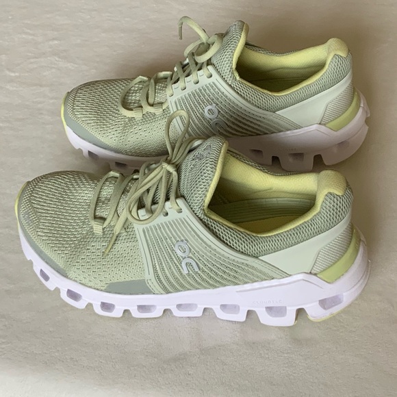 ON Cloudswift Running Shoe - Picture 2 of 15